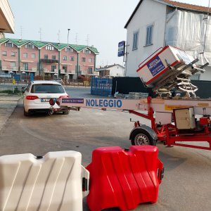 CERCASI MAGAZZINIERE