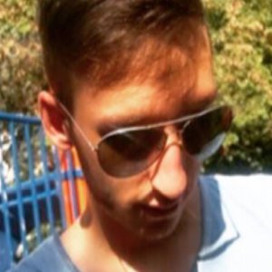 Eros R