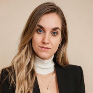  Angela C