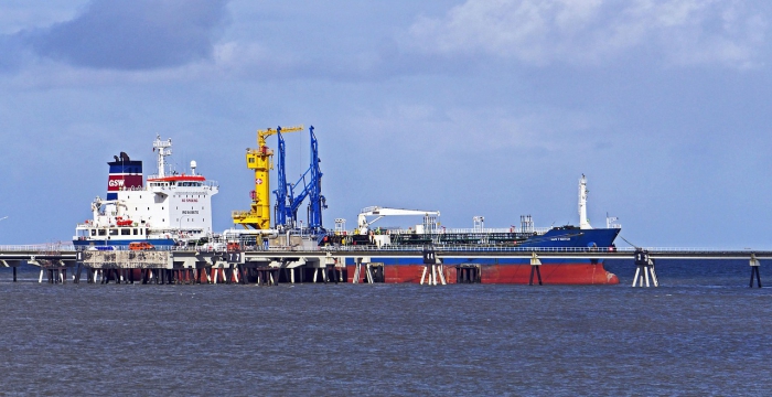 Foto Rinnovato il contratto collettivo per i lavoratori del settore energia e petrolio. Aumenti salariali in arrivo 