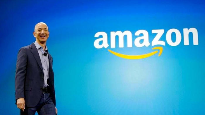 Foto Il fondatore di Amazon supera i 200 miliardi di dollari: chi è il Jeff Bezos, l'uomo dei record